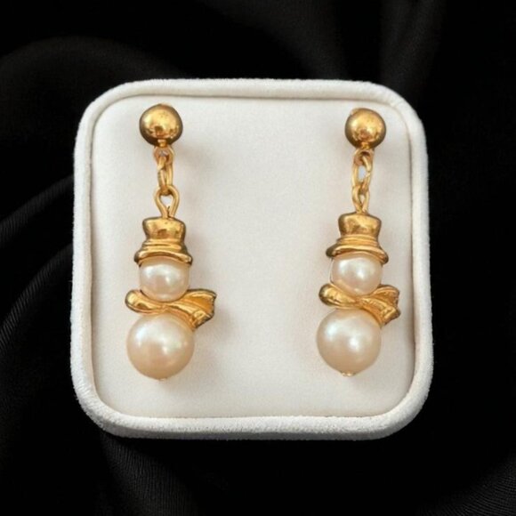 Vintage Avon Pearly Snowman Pierced Earrings - Picture 1 of 3